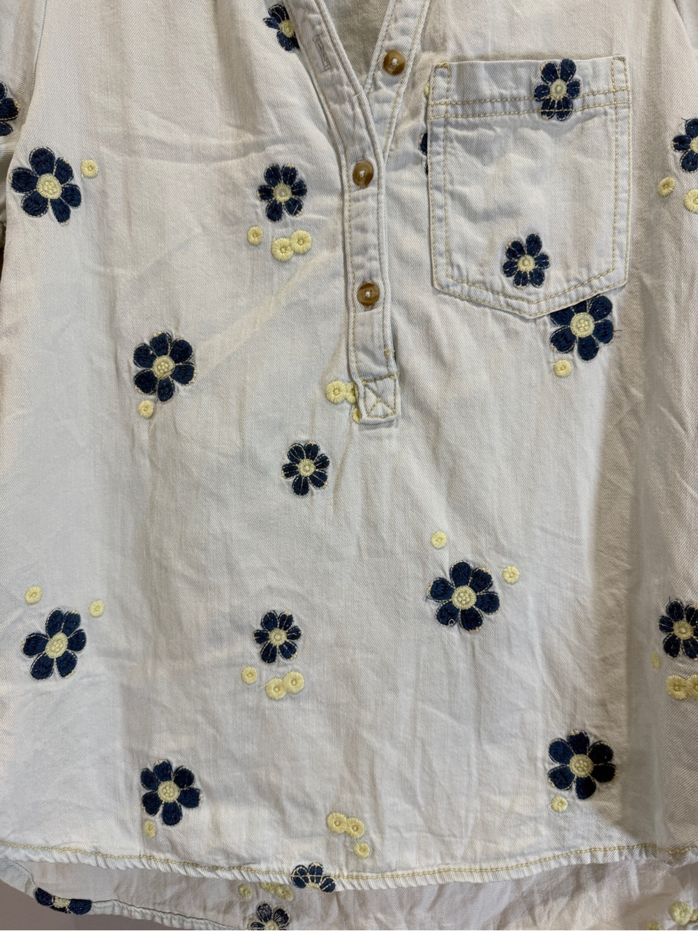 Pilcro Anthropologie Embroidered Floral Chambray Blouse Size XS - Picture 3 of 6